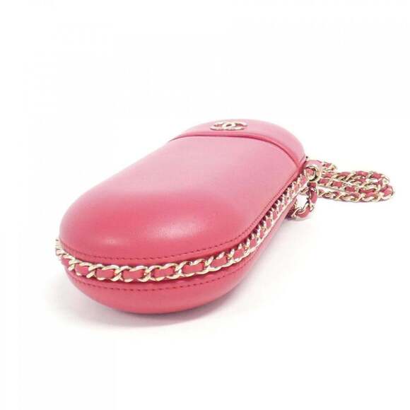 CHANEL Gold Shoulder Bag - Picture 3 of 9